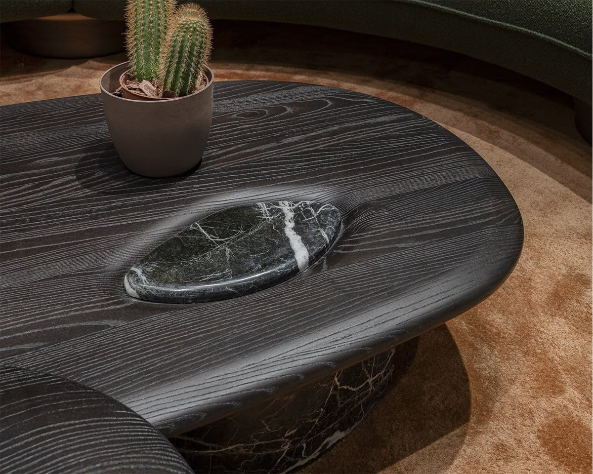 Rita A Coffee Table – Contemporary Simplicity with Timeless Charm