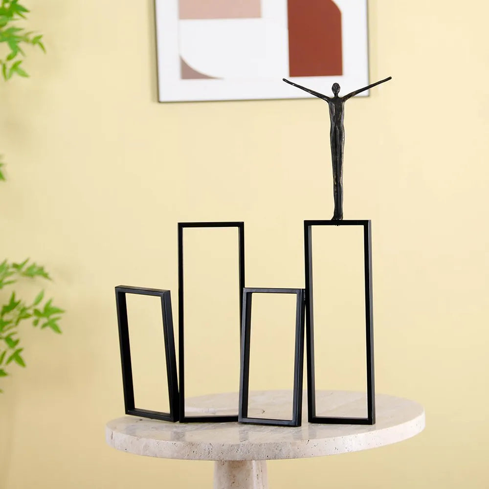 Home Decoration Items – Desktop Man Sculpture