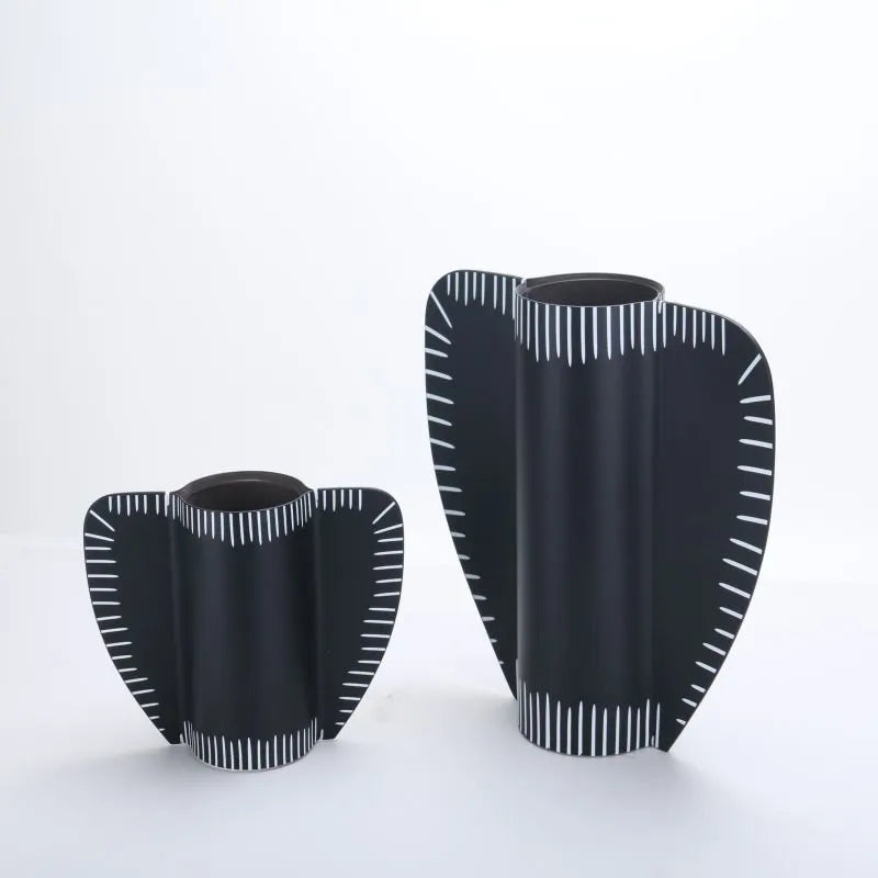 Luxurious Fusion – Leather Vase for Fresh and Dry Flowers
