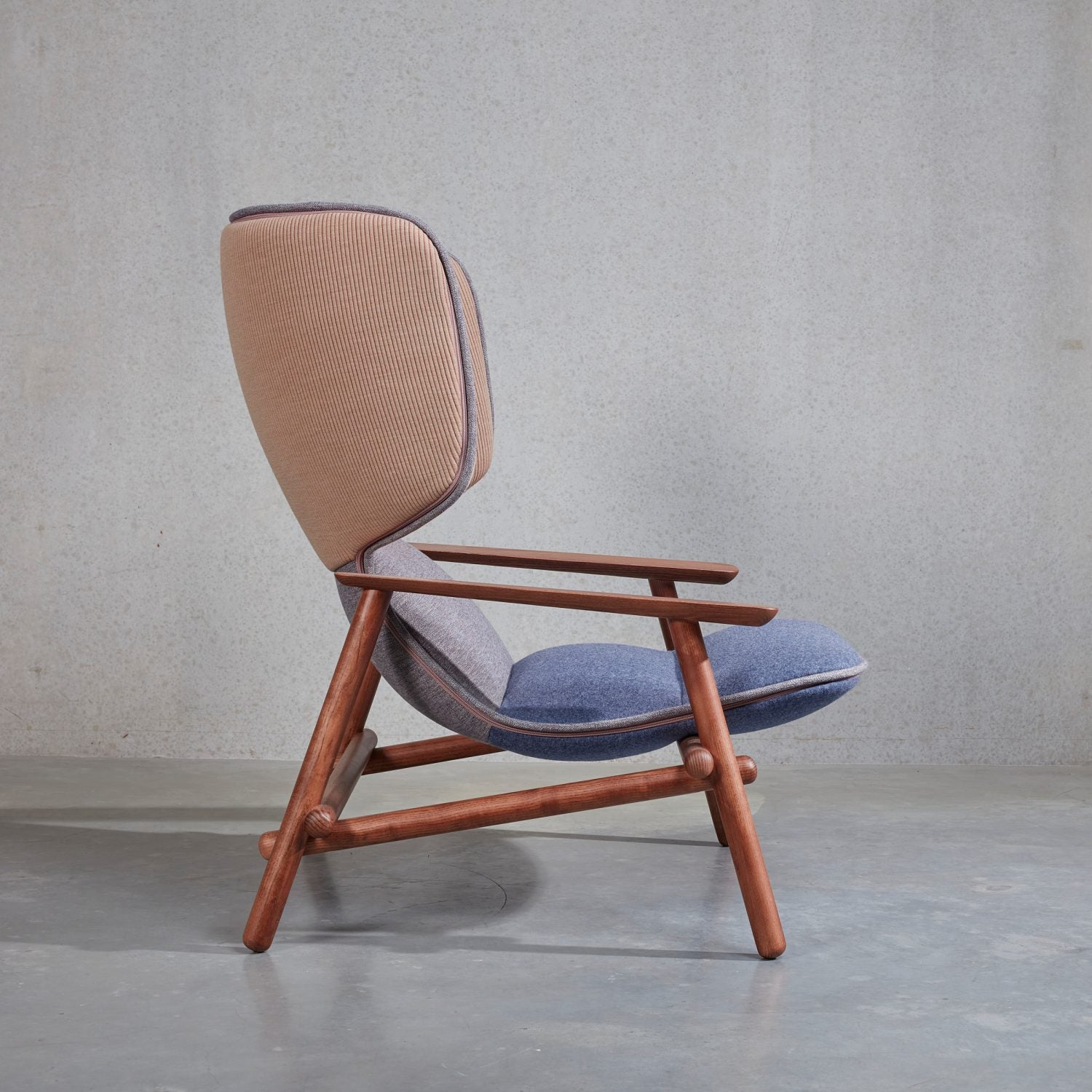Contemporary Fabric Lounge Chair