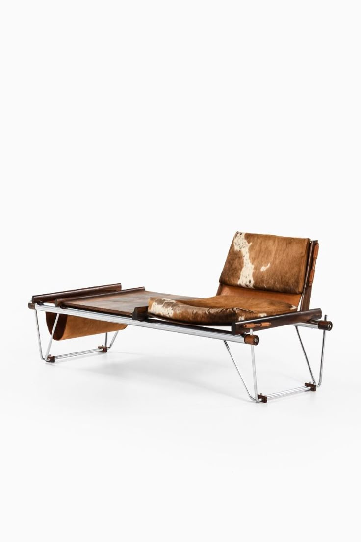 Modern Lounge Chair G225