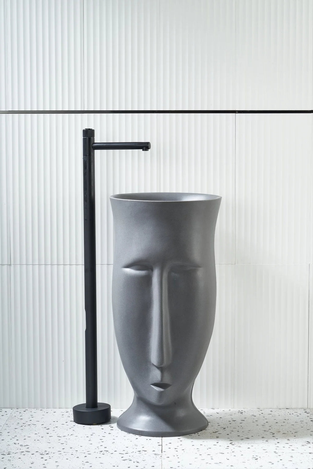 Sculpted Face Basin – Queen