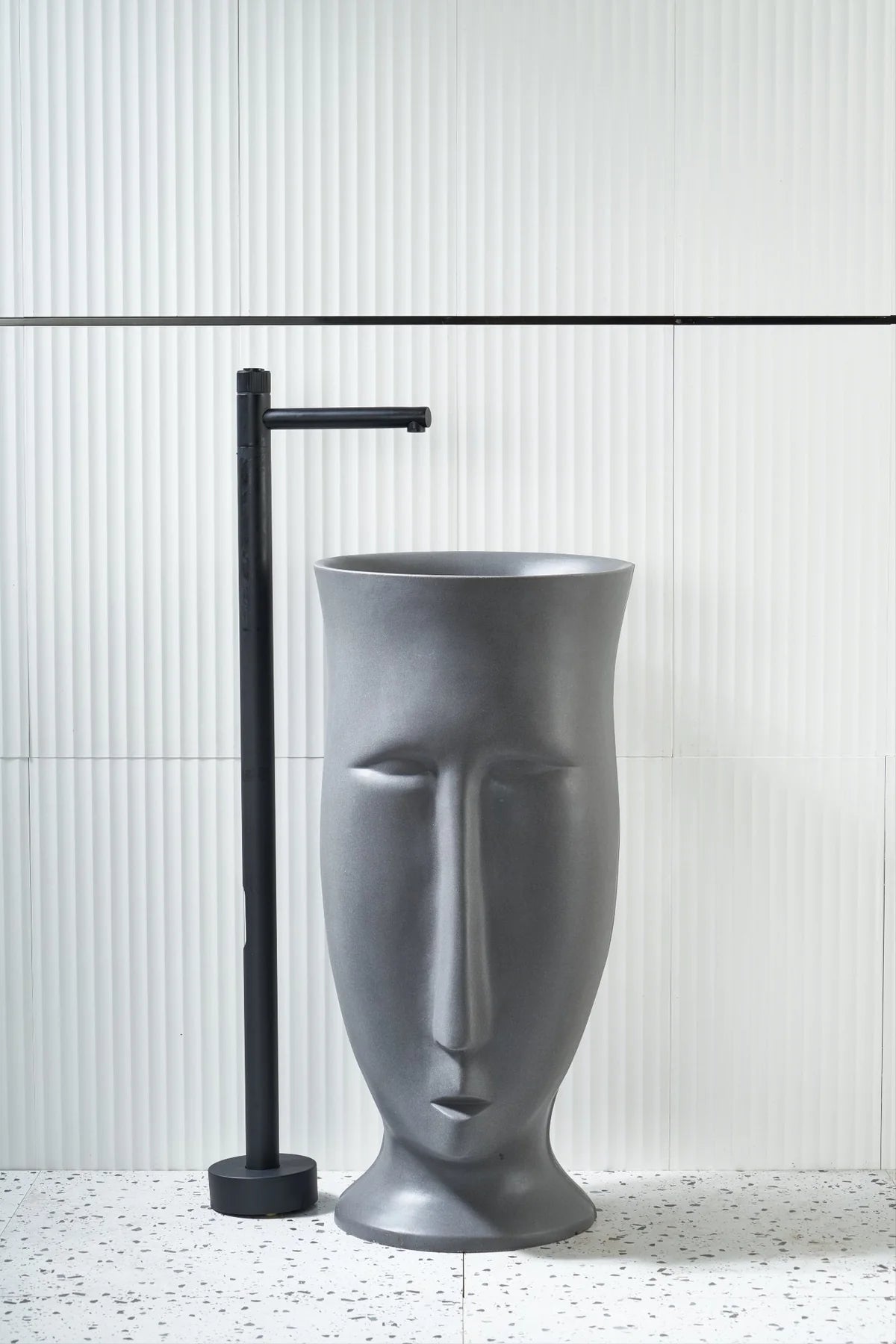 Sculpted Face Basin – Queen