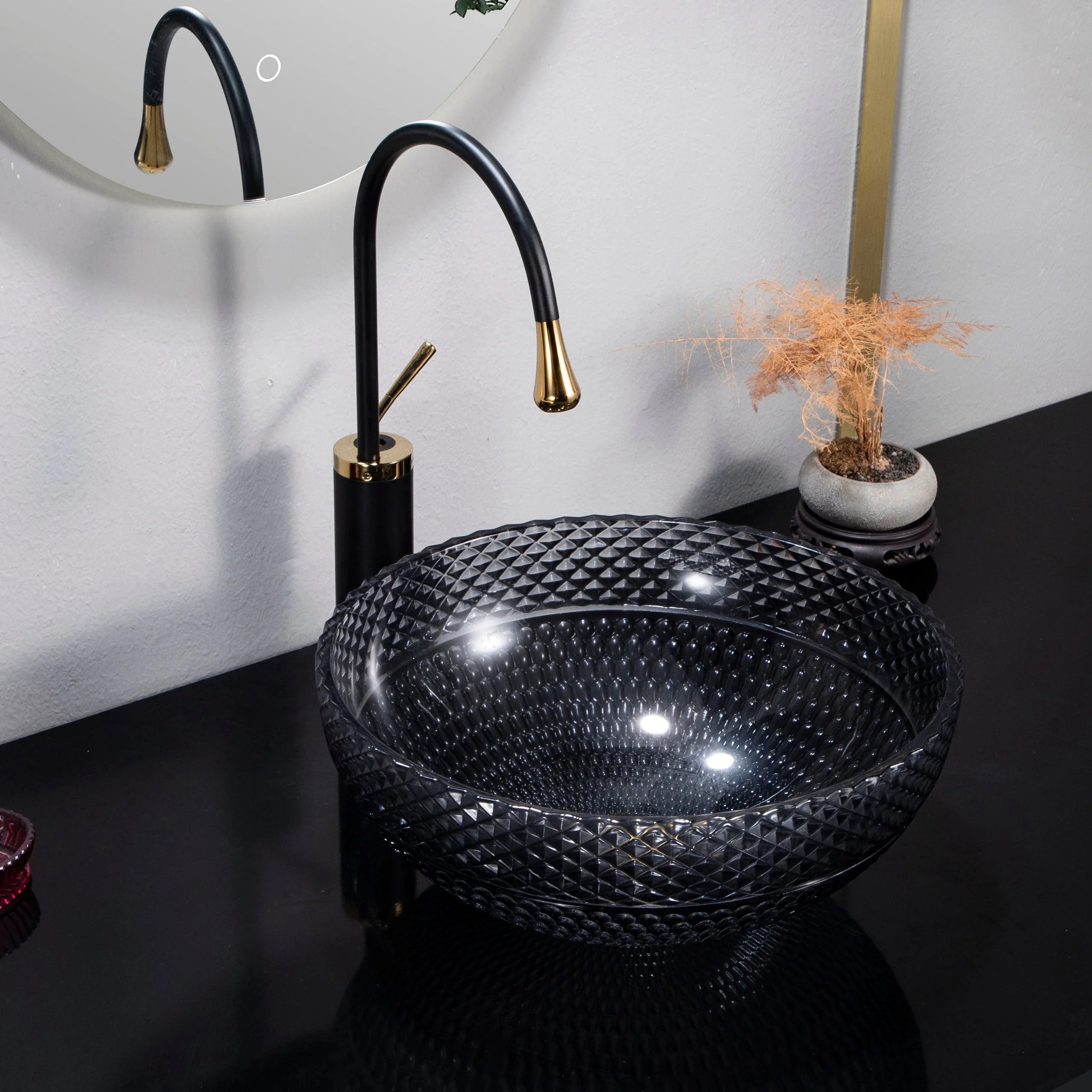 Crystal Night Basin – Noir